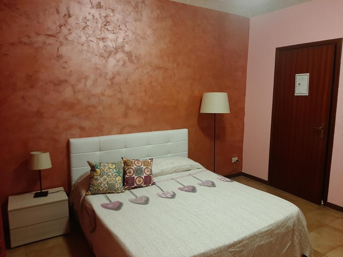 San Nicolo House Panzió Aci Catena Kültér fotó