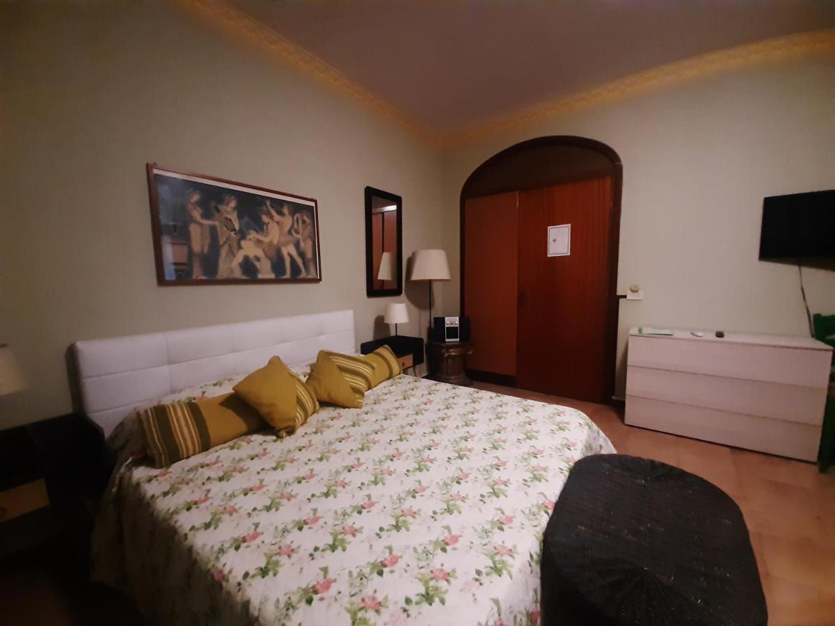 San Nicolo House Panzió Aci Catena Kültér fotó