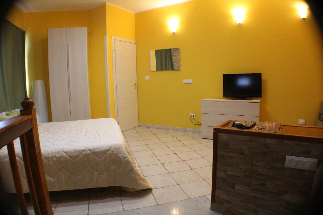 San Nicolo House Panzió Aci Catena Kültér fotó